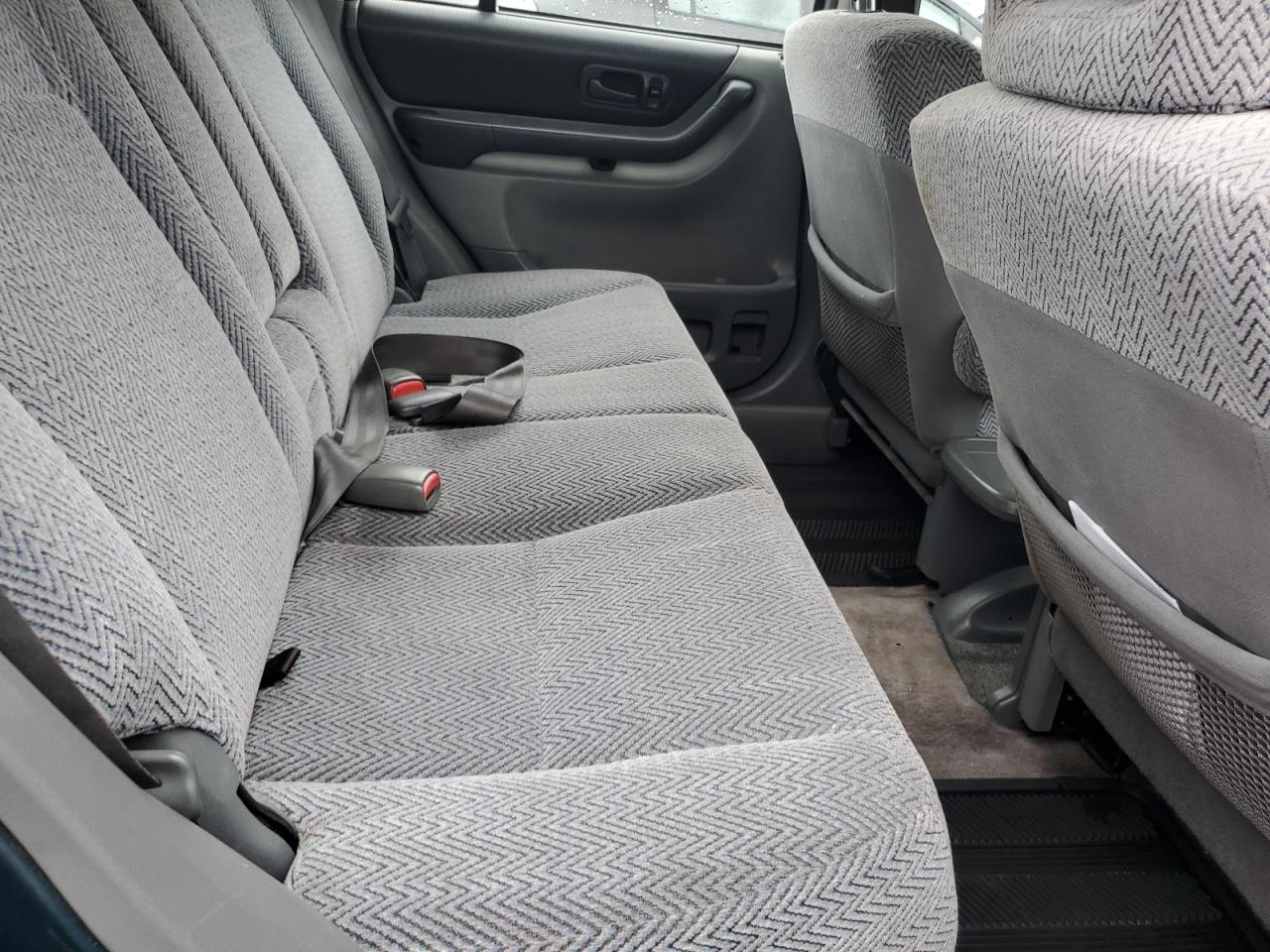 1998 Honda CR-V - Image 11