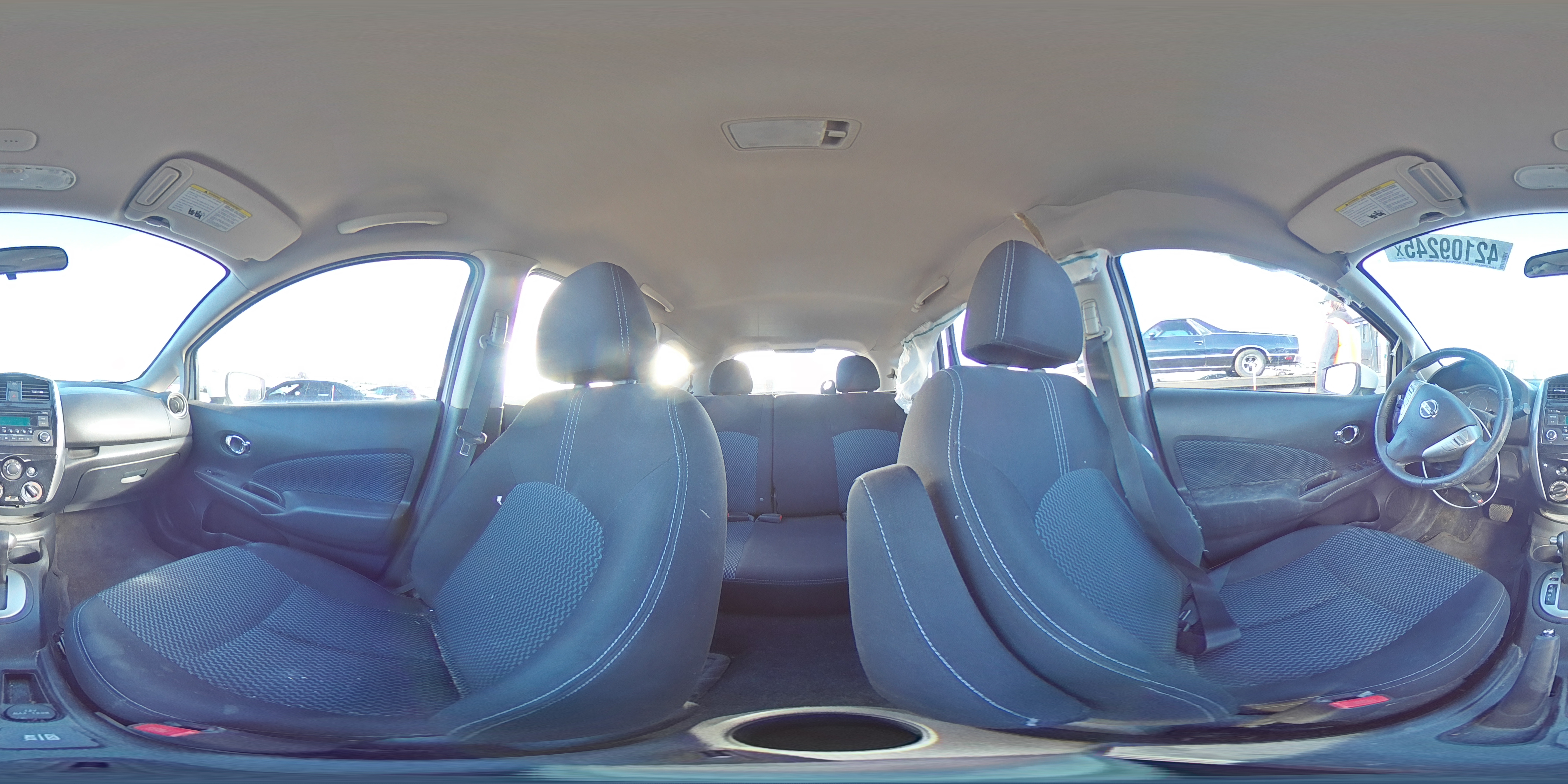 2015 Nissan Versa - Image 13