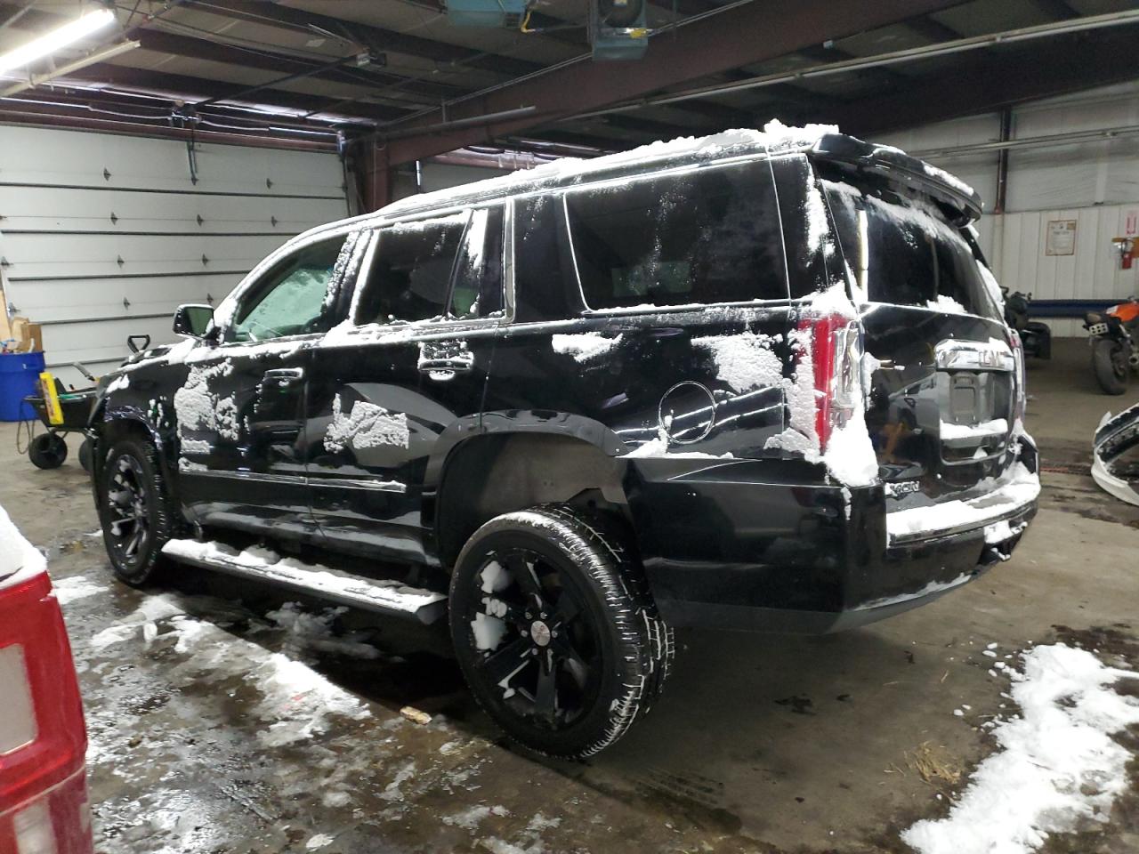 2016 GMC Yukon - Image 2