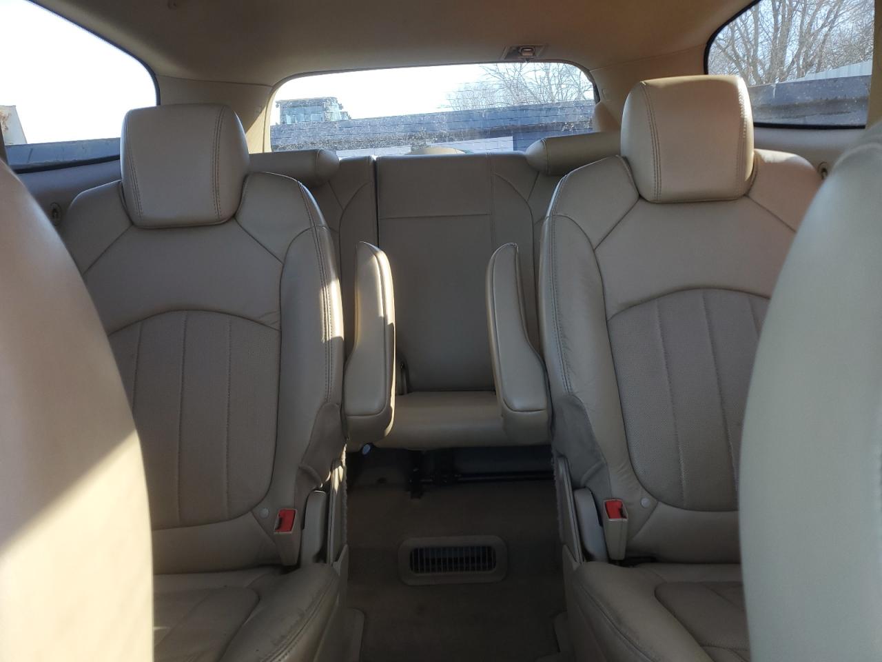 2010 Buick Enclave - Image 10