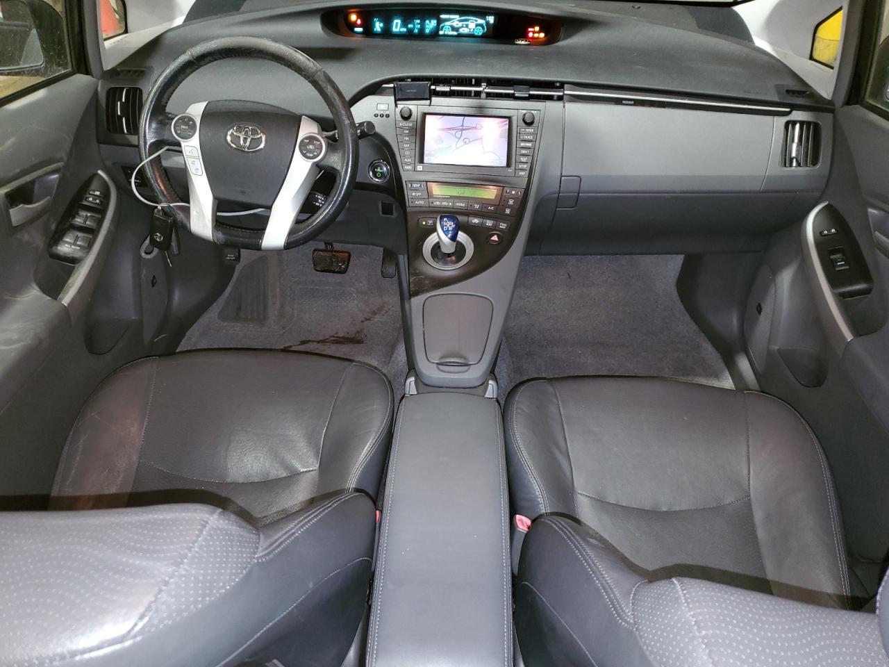 2011 Toyota Prius - Image 8