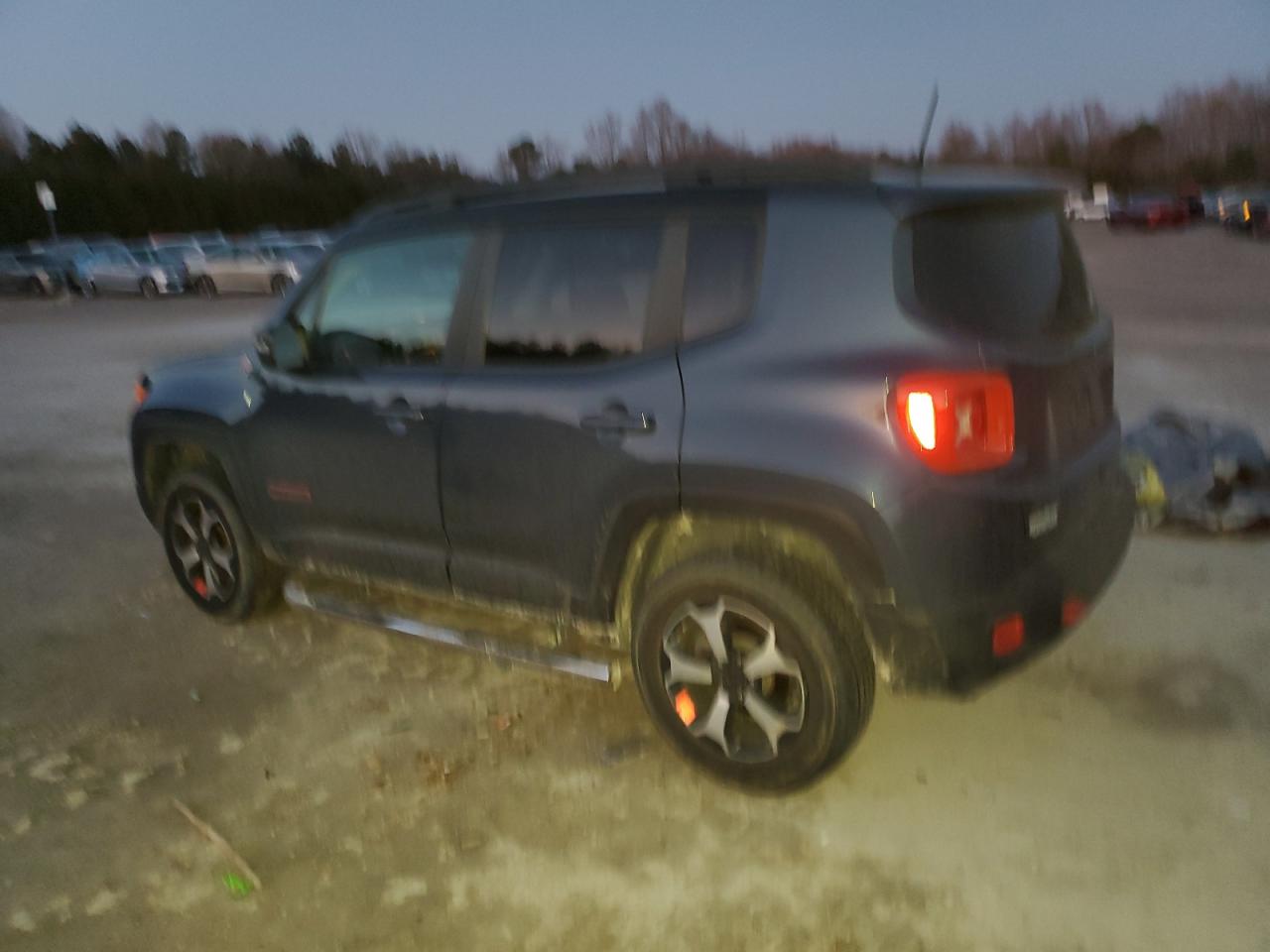 2020 Jeep Renegade - Image 2