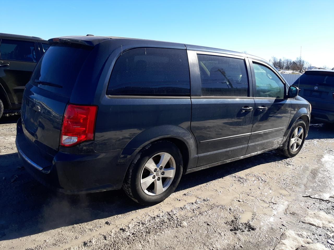 2013 Dodge Caravan - Image 3