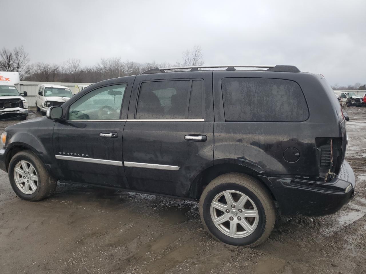 2007 Chrysler Aspen - Image 2