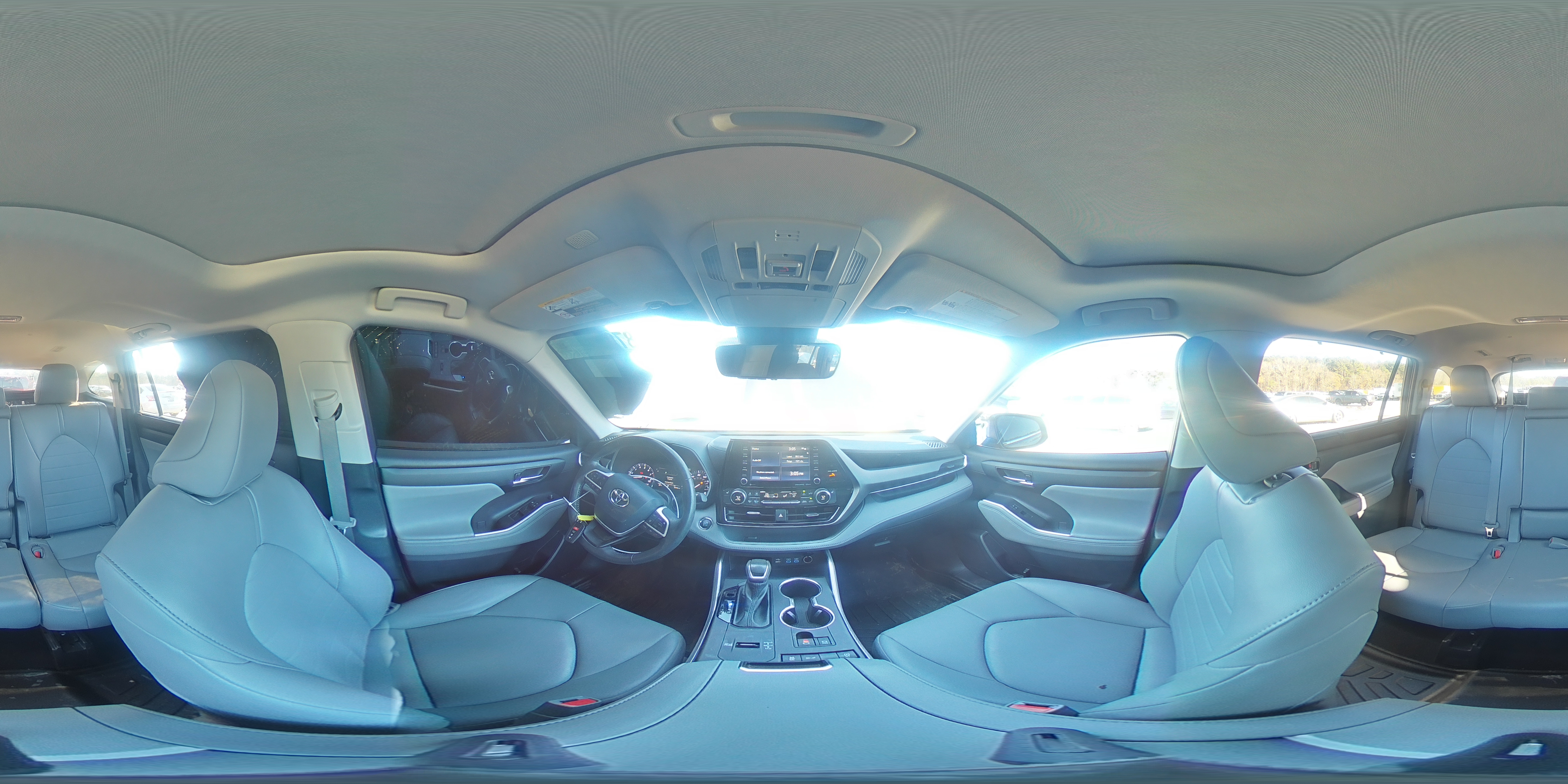 2022 Toyota Highlander - Image 13