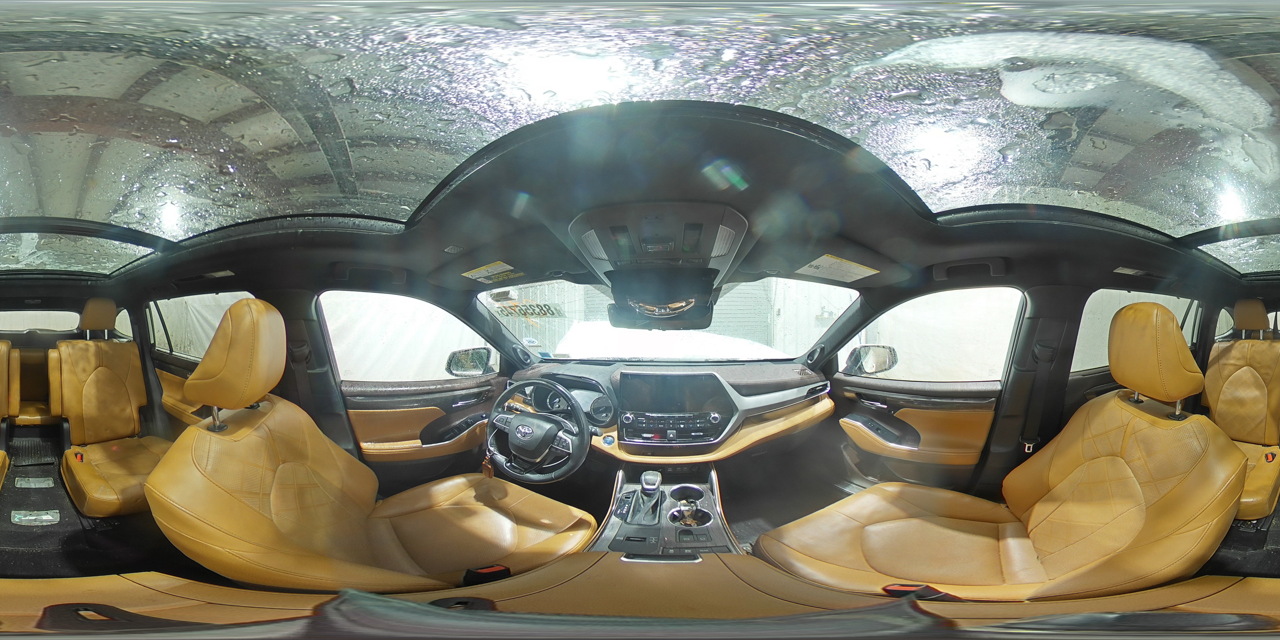 2022 Toyota Highlander - Image 15