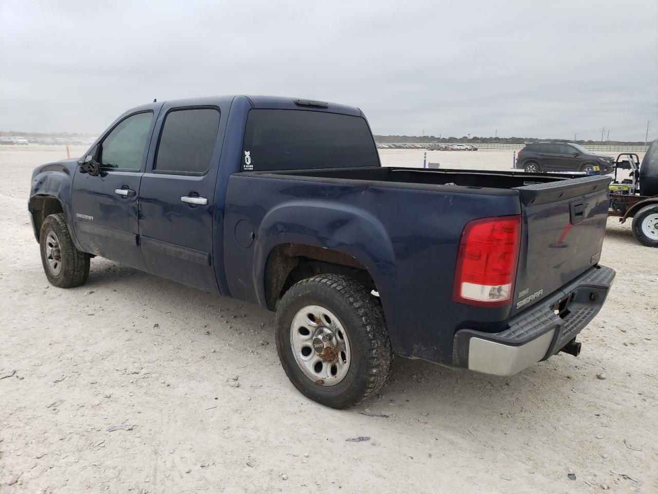 2010 GMC Sierra - Image 2