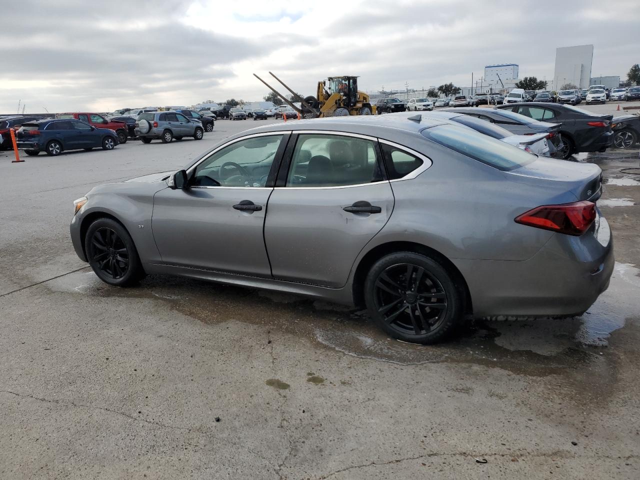 2017 Infiniti Q70 - Image 2