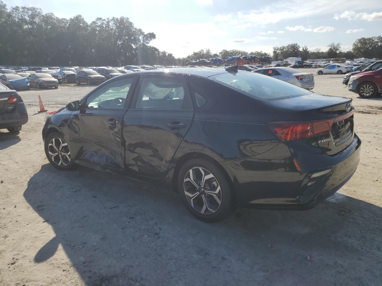 2021 Kia Forte - Image 2