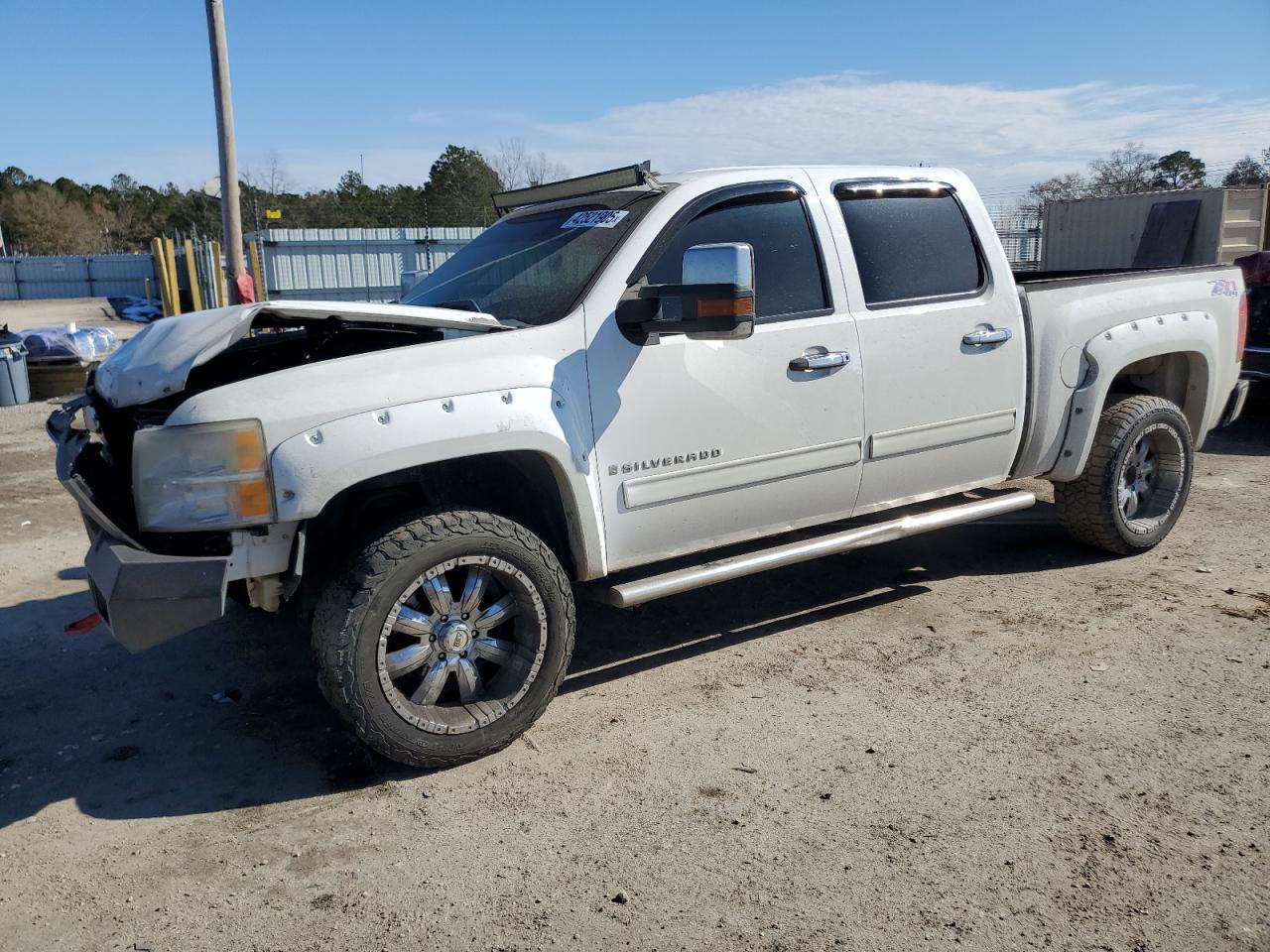 2009 Chevrolet Silverado - Image 1