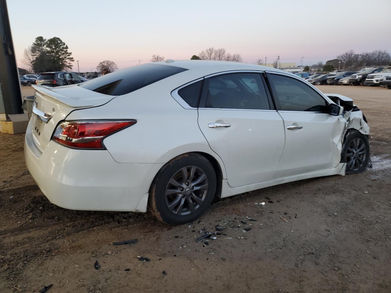2015 Nissan Altima - Image 3