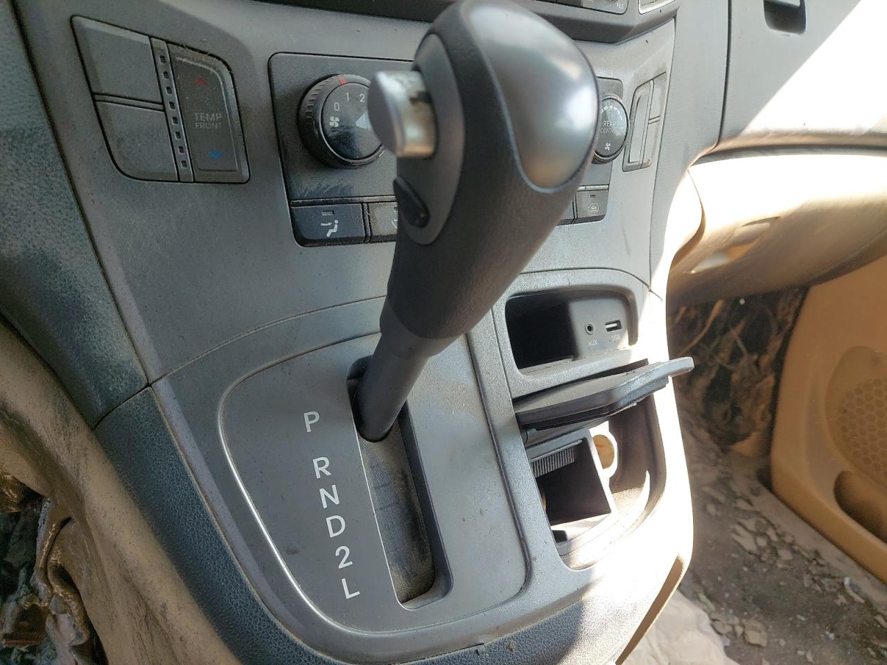 KMJWA37ROKU001152 - 2019 Hyundai H1 - #42463305