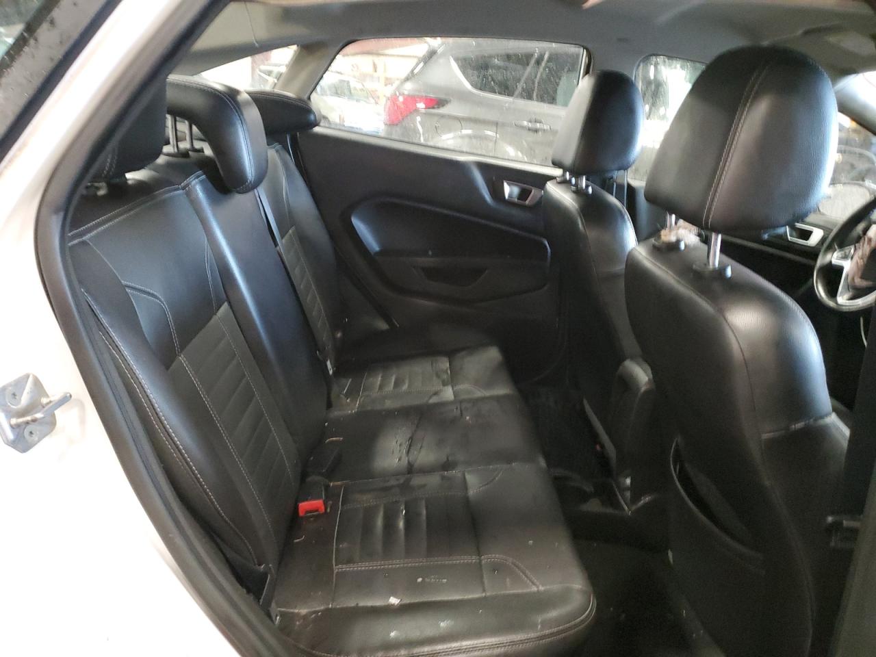 2014 Ford Fiesta - Image 10