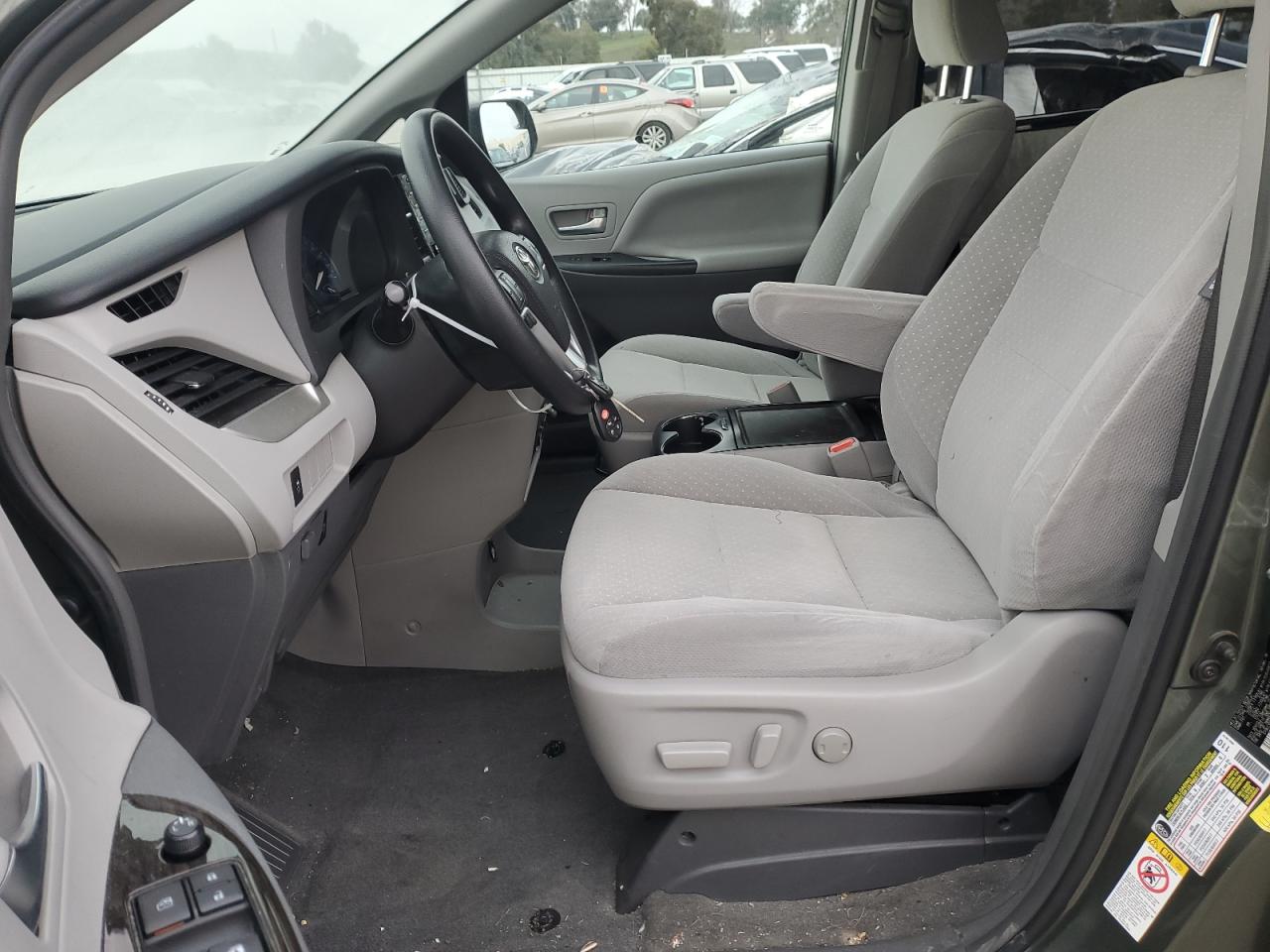 2018 Toyota Sienna - Image 7