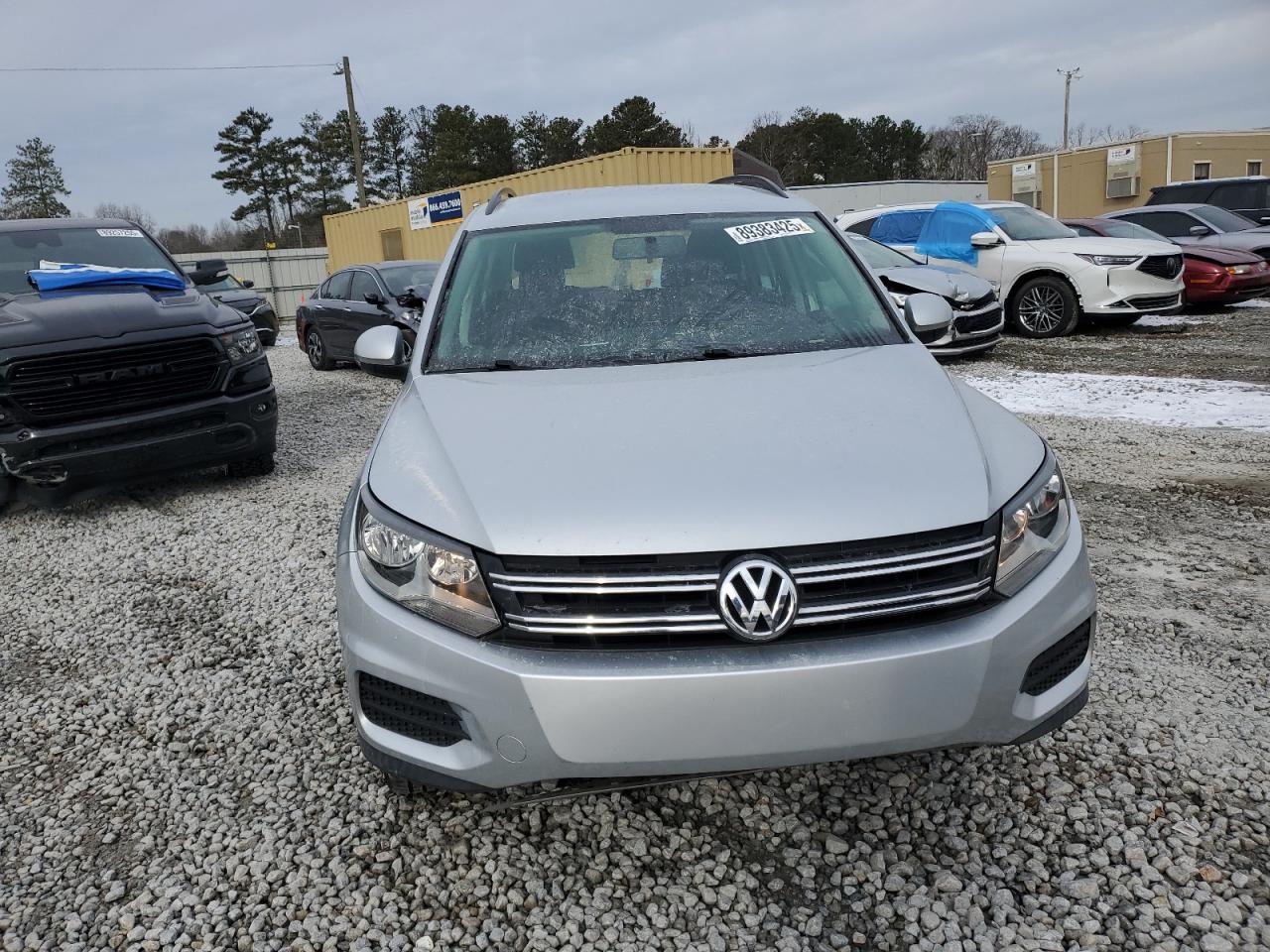 2017 Volkswagen Tiguan - Image 5
