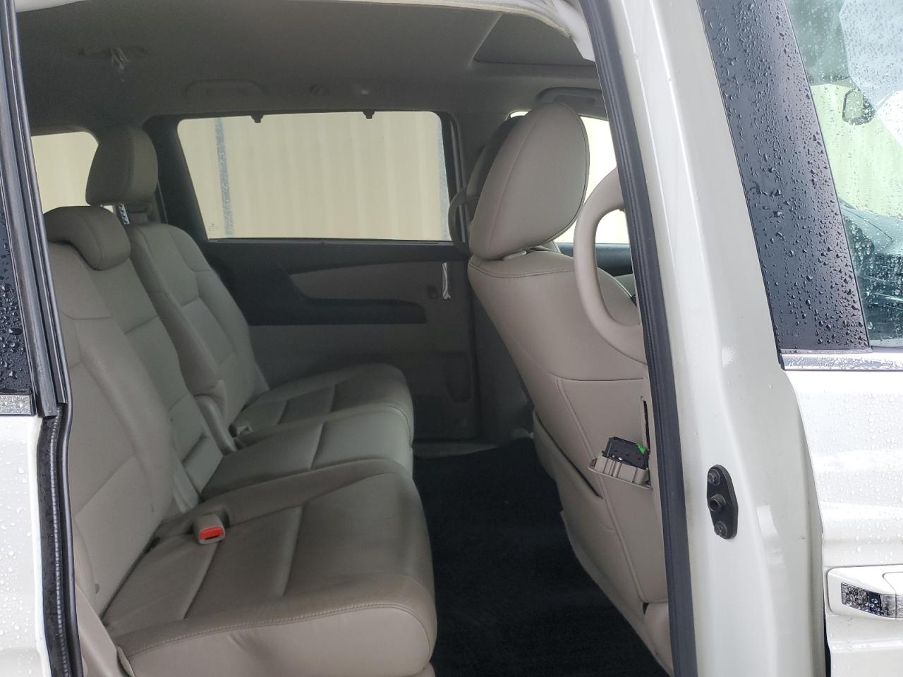 2015 Honda Odyssey - Image 11