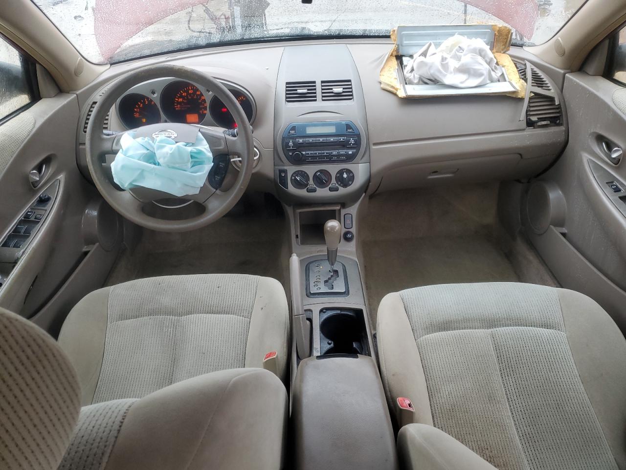 2004 Nissan Altima - Image 8