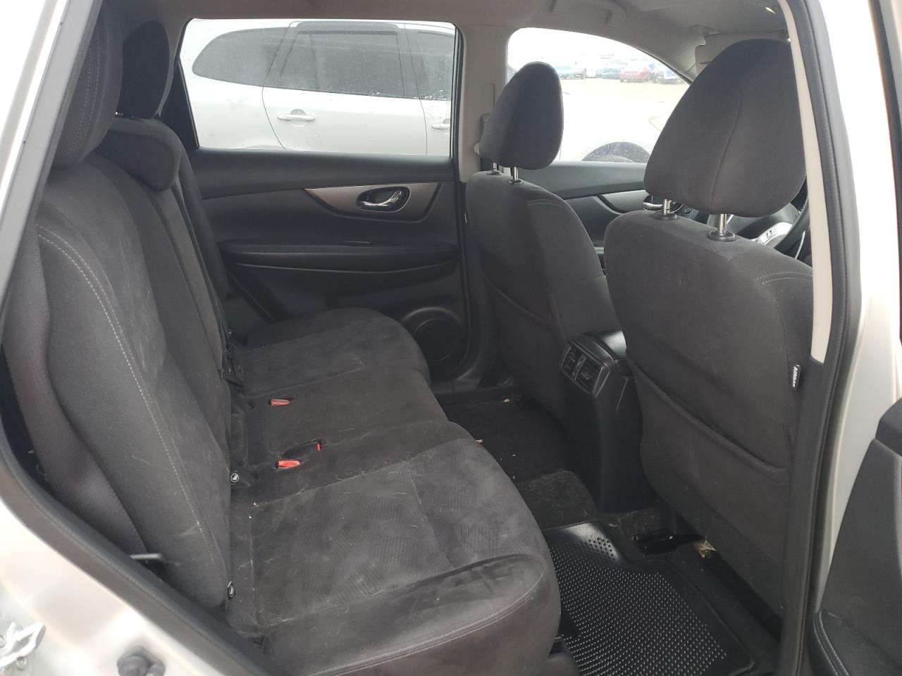 2015 Nissan Rogue - Image 11