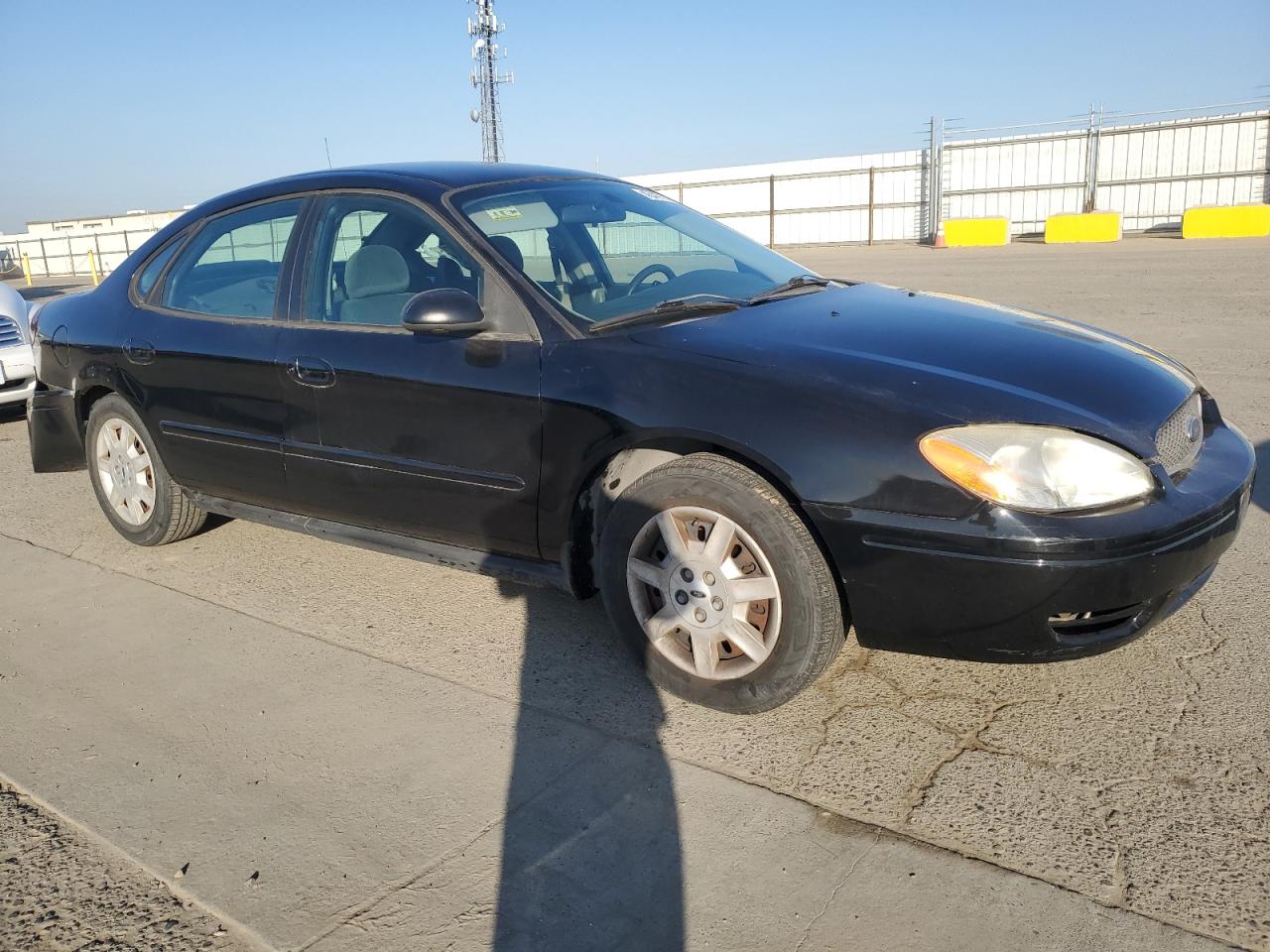 2006 Ford Taurus - Image 4