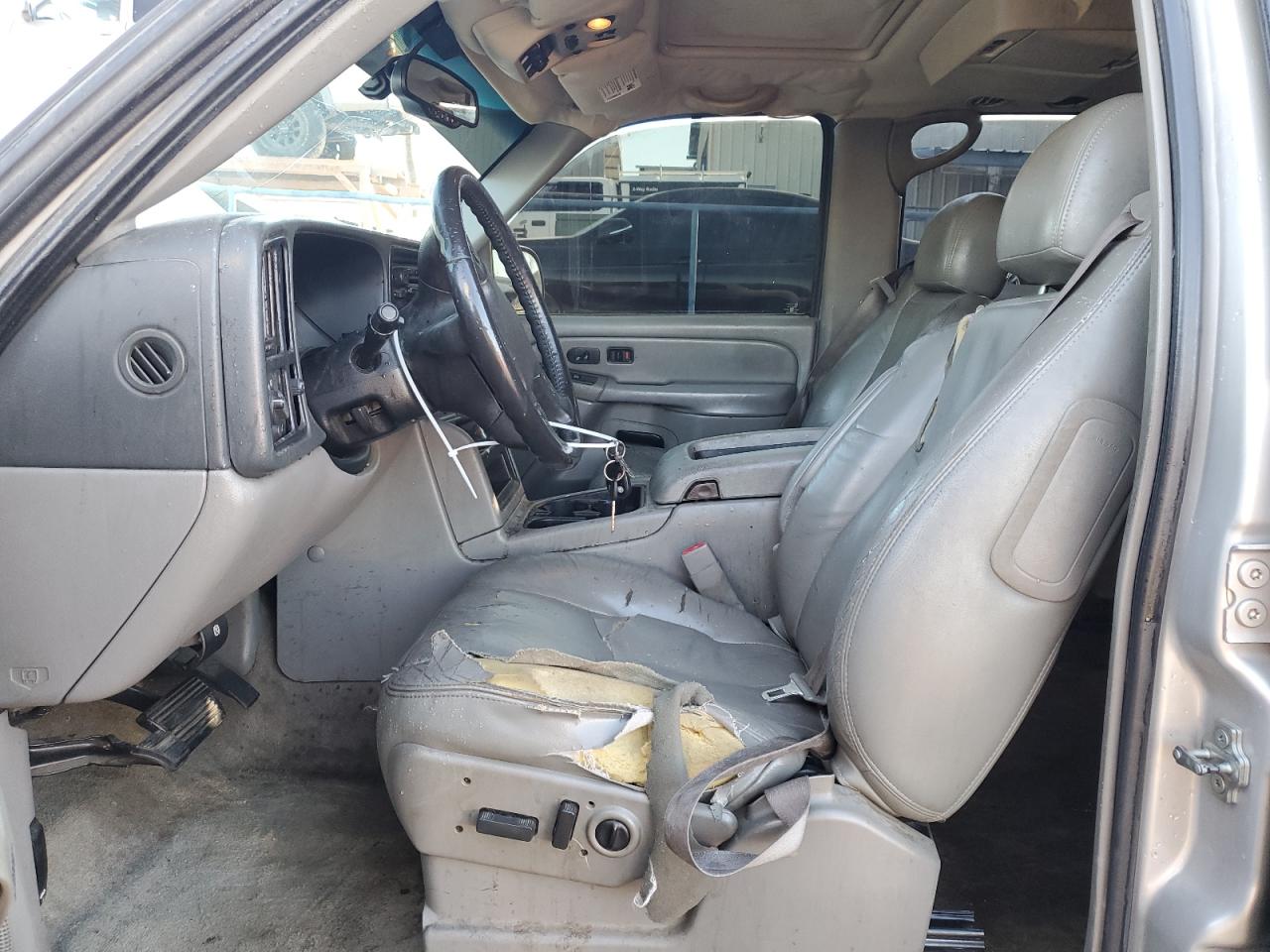 2006 Chevrolet Suburban - Image 7