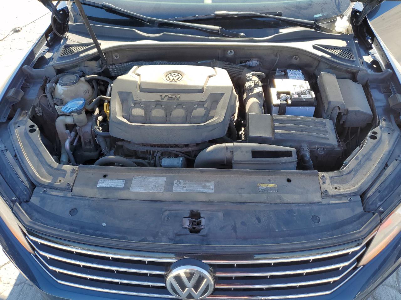 2019 Volkswagen Passat - Image 11