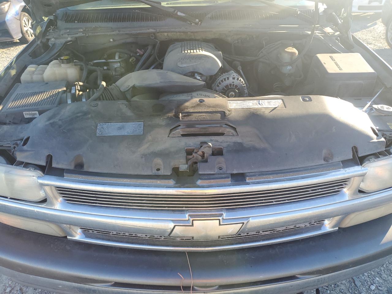2001 Chevrolet Tahoe - Image 12