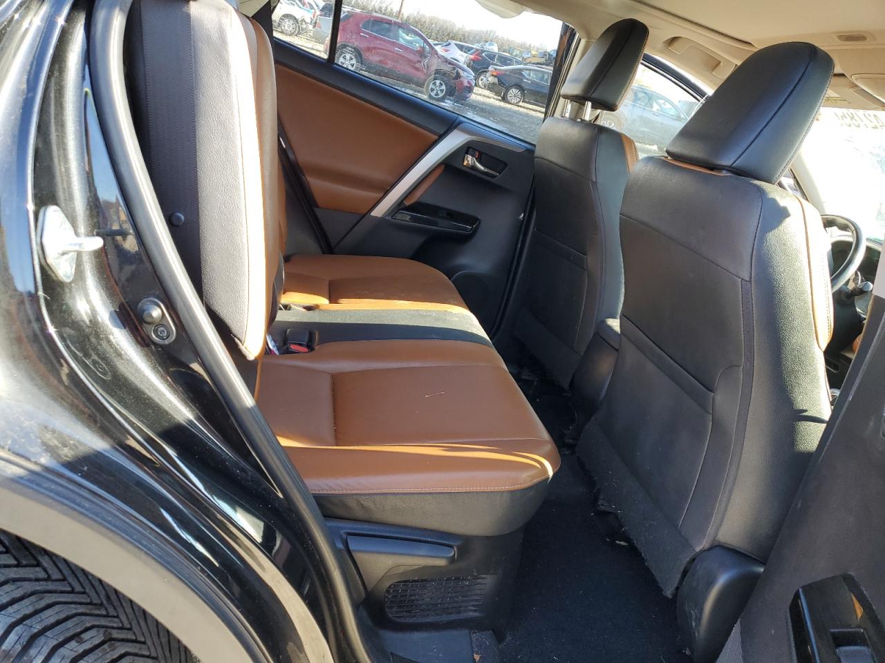 2016 Toyota RAV 4 - Image 11