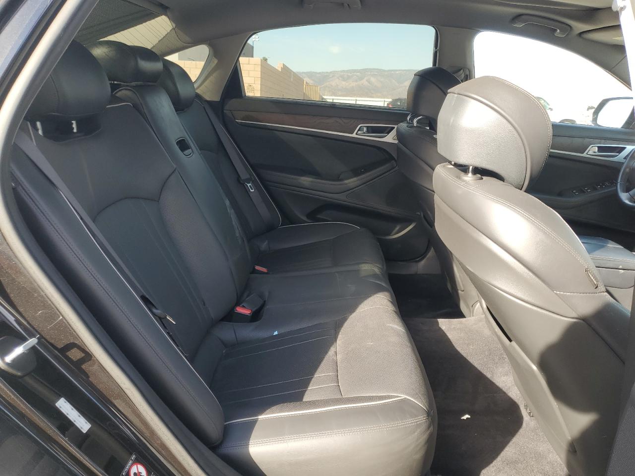 2018 Genesis G80 - Image 10