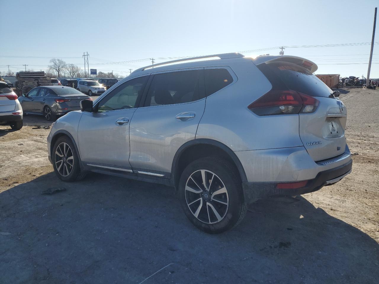 2018 Nissan Rogue - Image 2