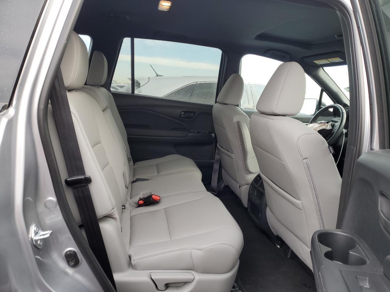 2022 Honda Passport - Image 10