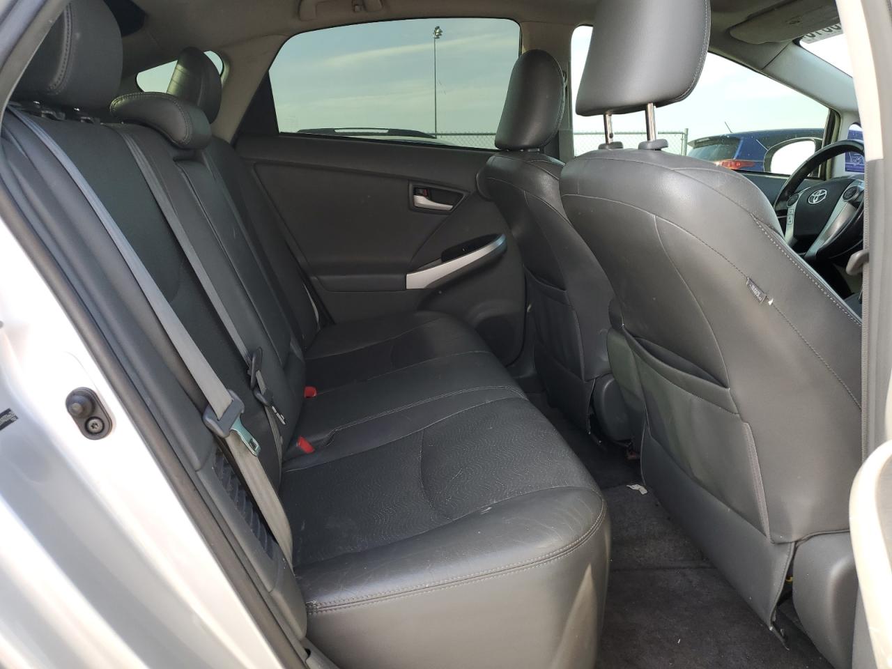 2010 Toyota Prius - Image 10