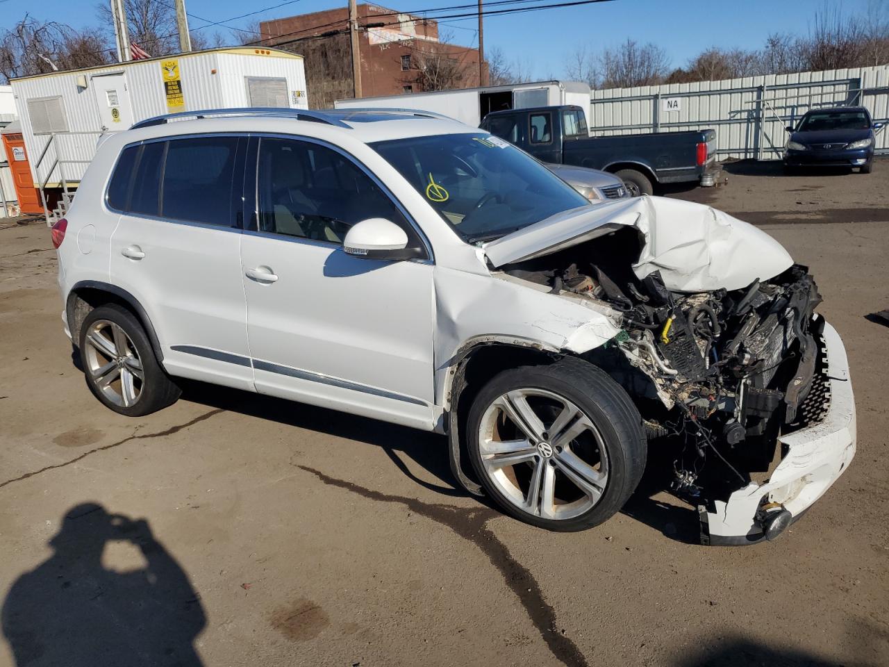 2015 Volkswagen Tiguan - Image 4