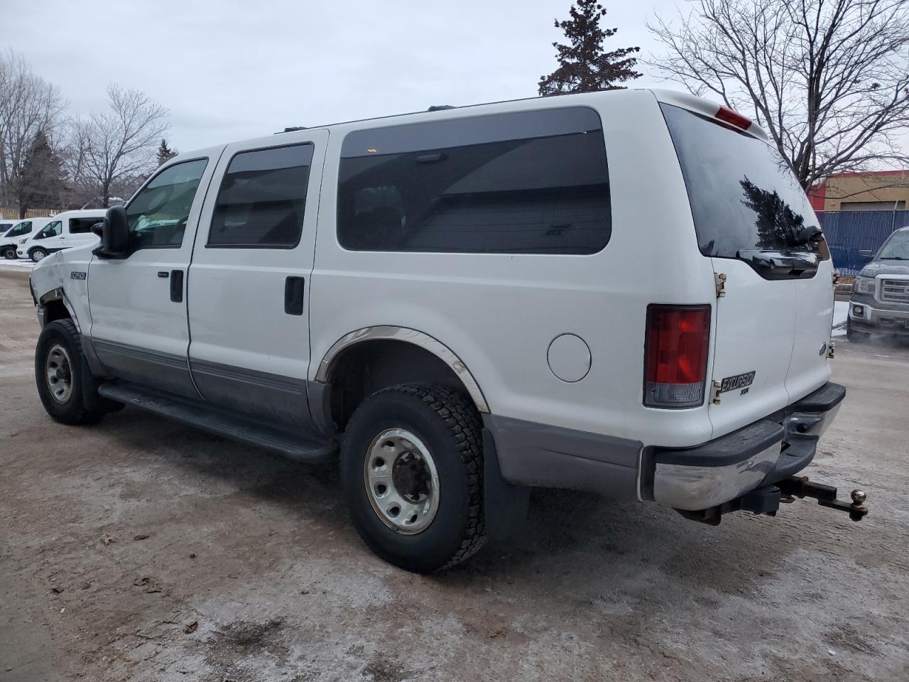 2003 Ford Excursion - Image 2
