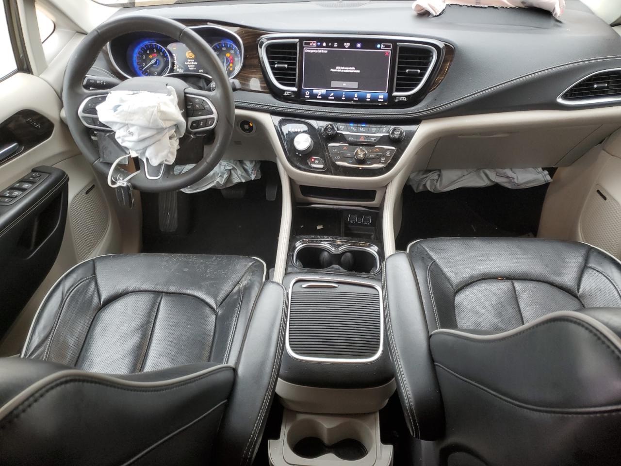 2022 Chrysler Pacifica - Image 8