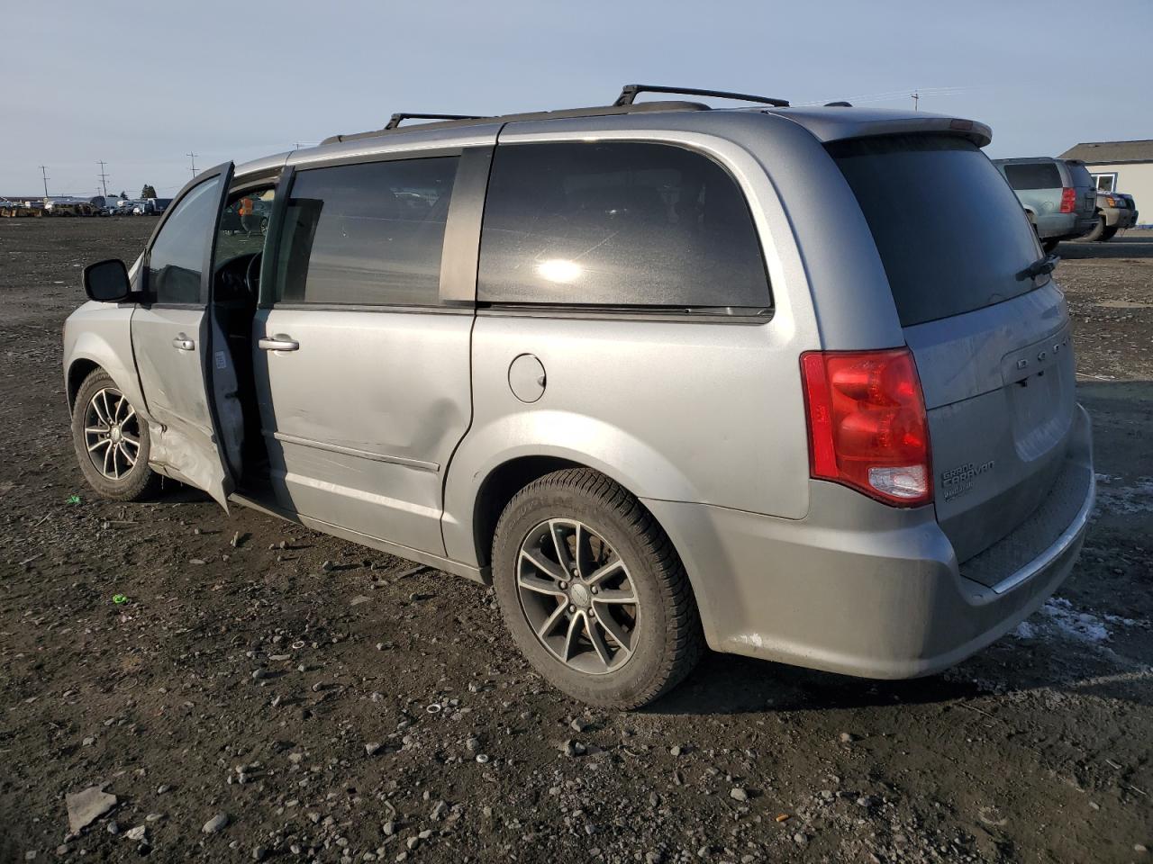 2017 Dodge Caravan - Image 2