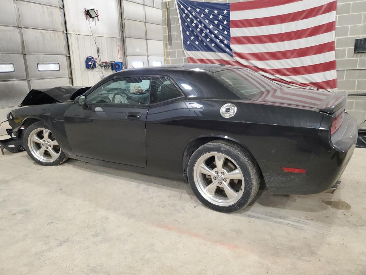 2010 Dodge Challenger - Image 2