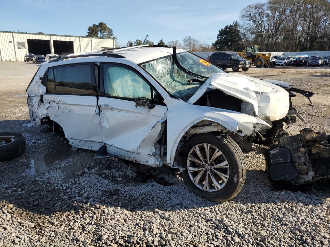 2018 Volkswagen Tiguan - Image 4