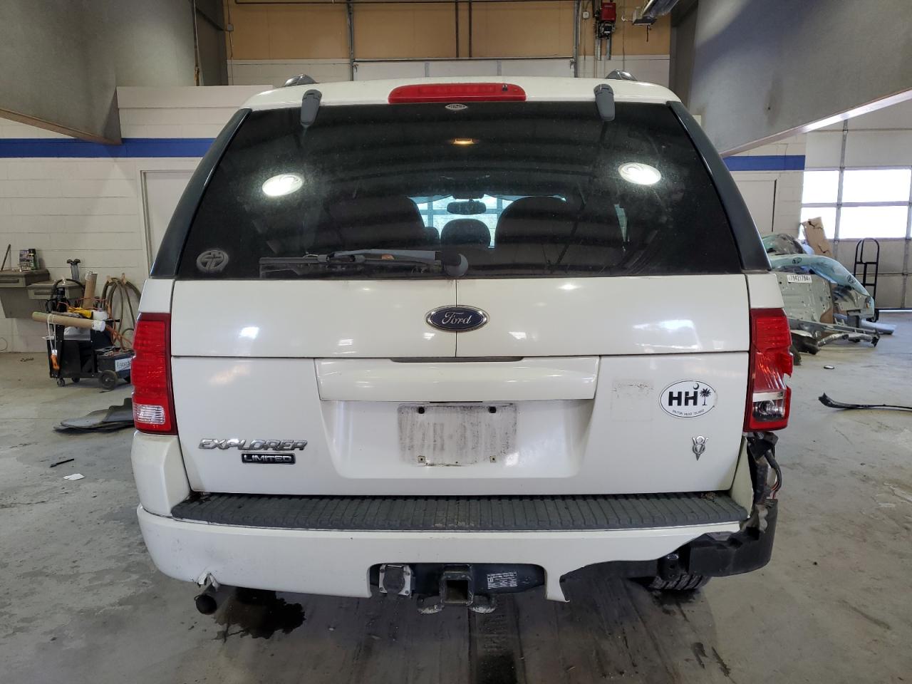2004 Ford Explorer - Image 6