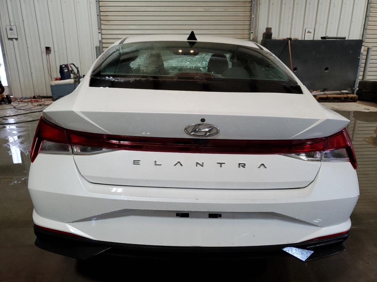 2021 Hyundai Elantra - Image 6