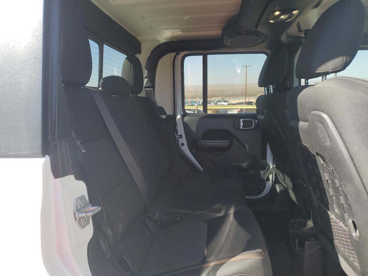 2021 Jeep Gladiator - Image 11