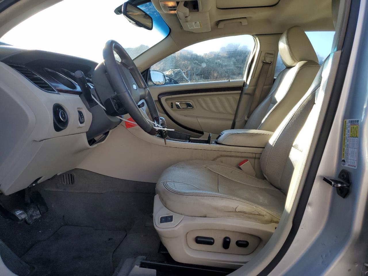 2010 Ford Taurus - Image 7