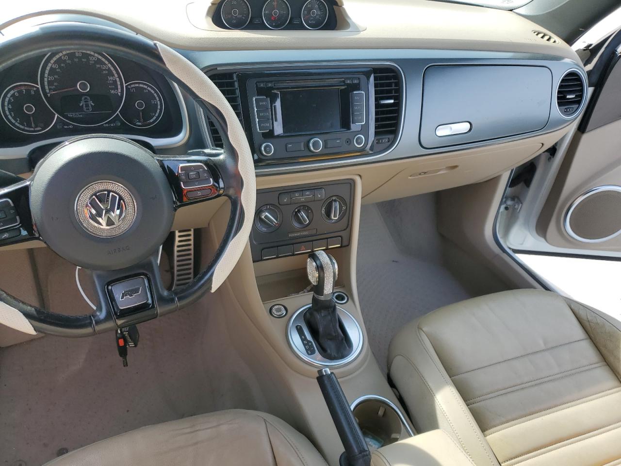 2014 Volkswagen Beetle - Image 8