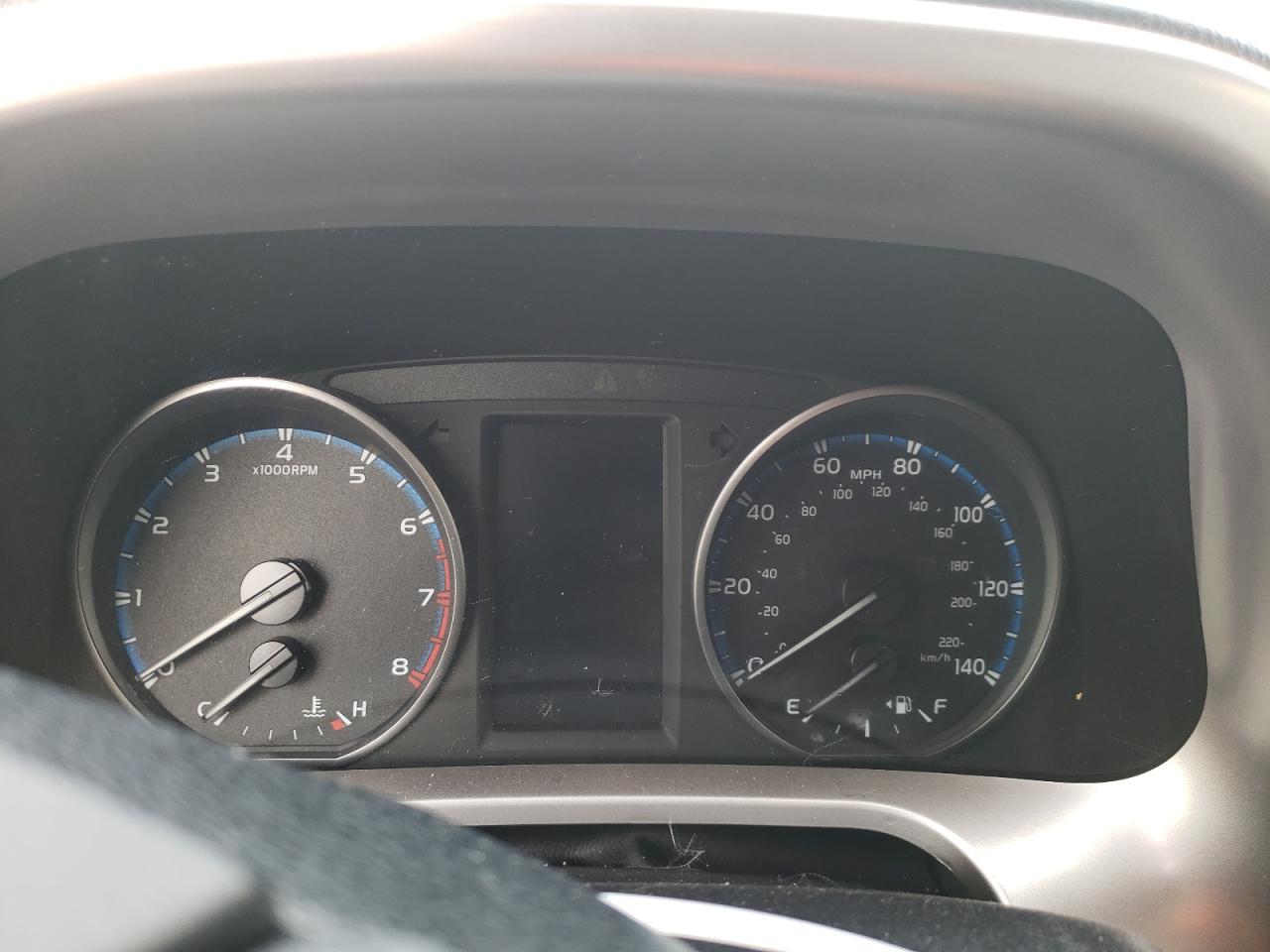 2018 Toyota RAV 4 - Image 9