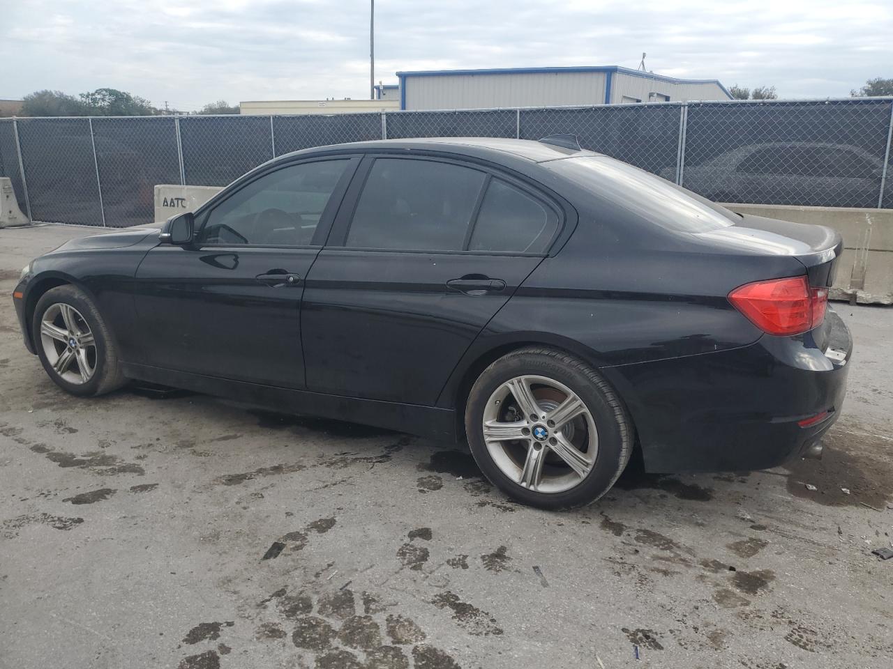 VIN WBA3B1C59FP831885 2015 BMW 3 SERIES no.2