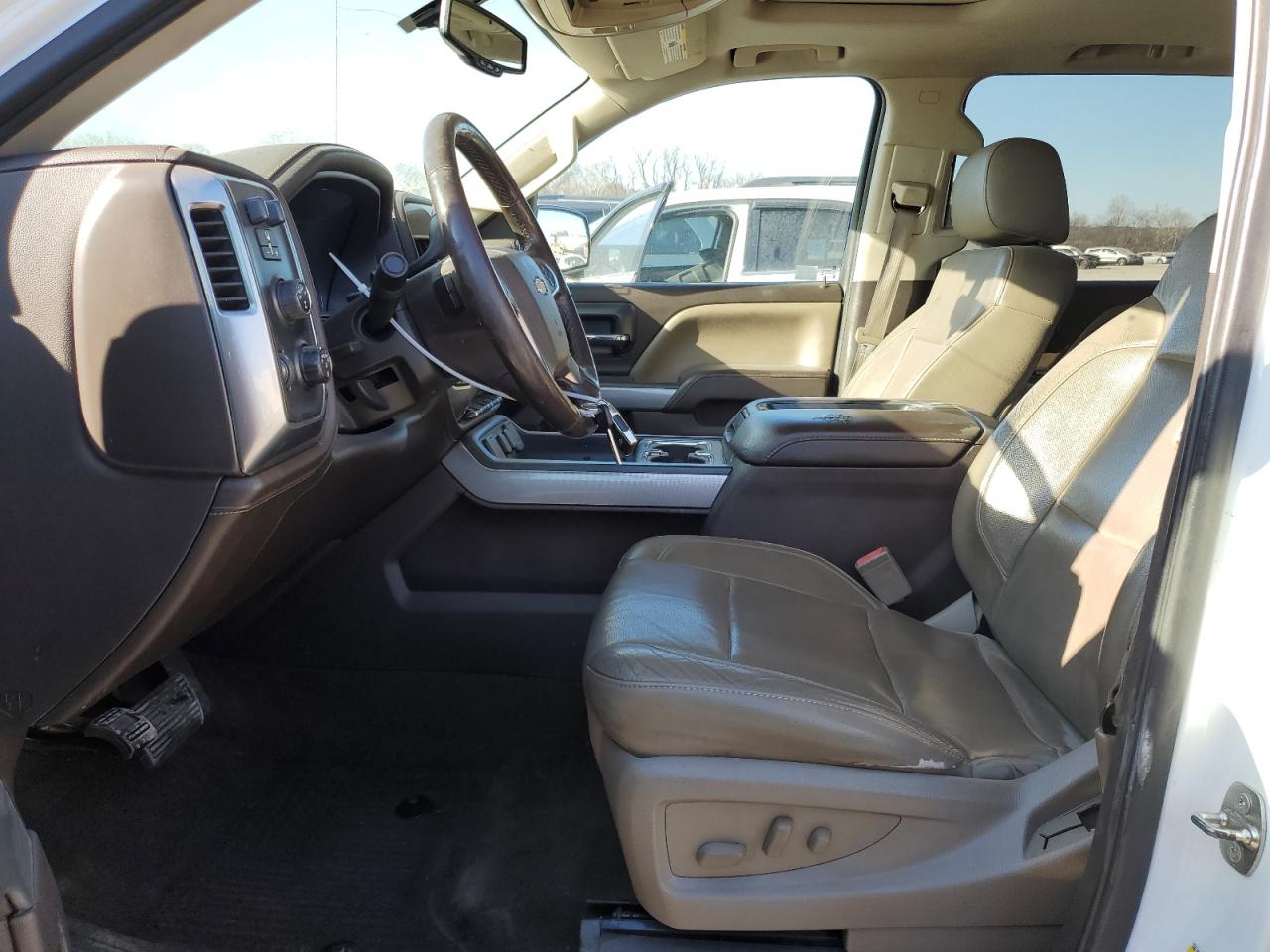 2015 Chevrolet Silverado - Image 7