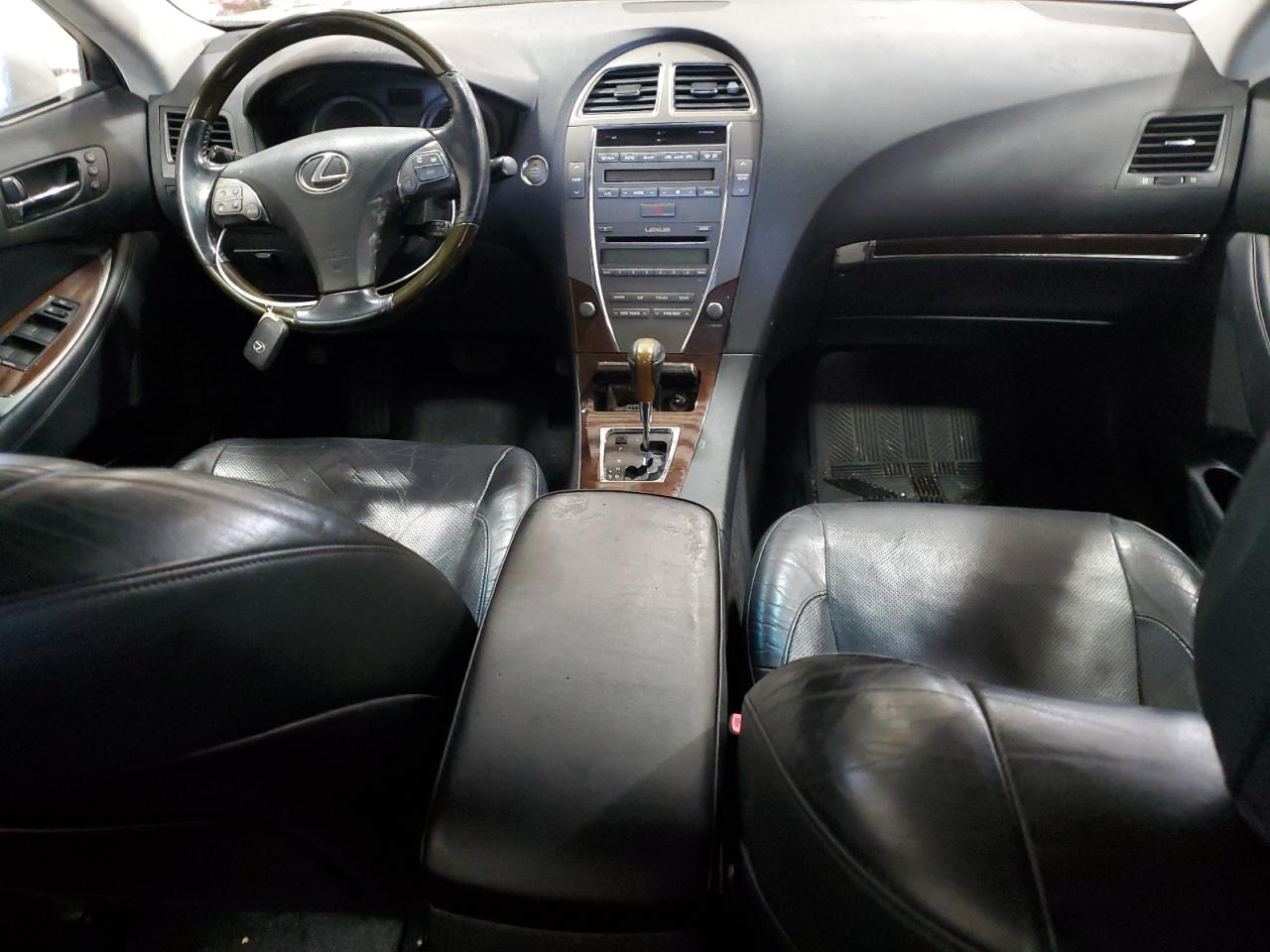 2010 Lexus ES - Image 8