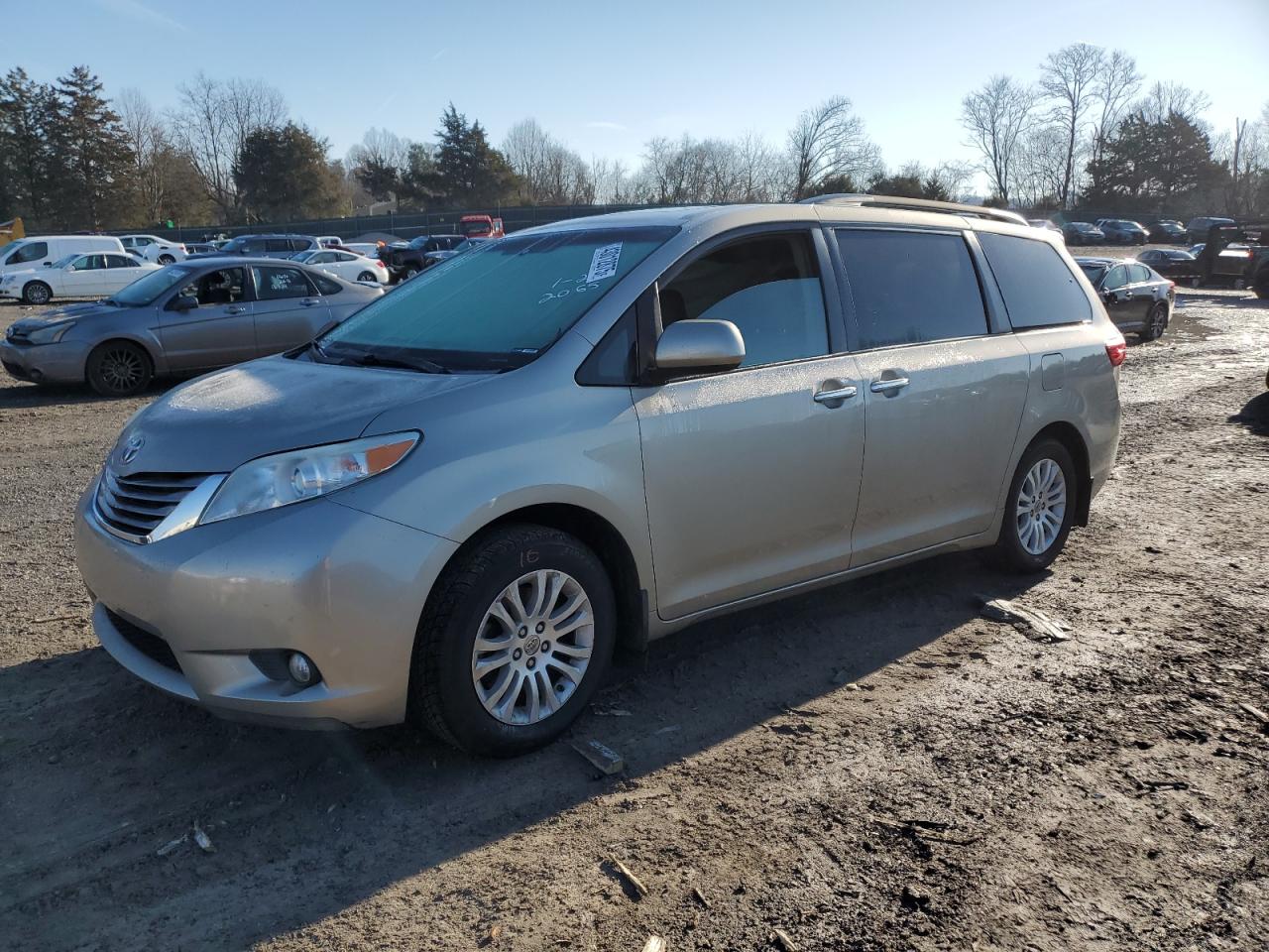 2015 Toyota Sienna - Image 1