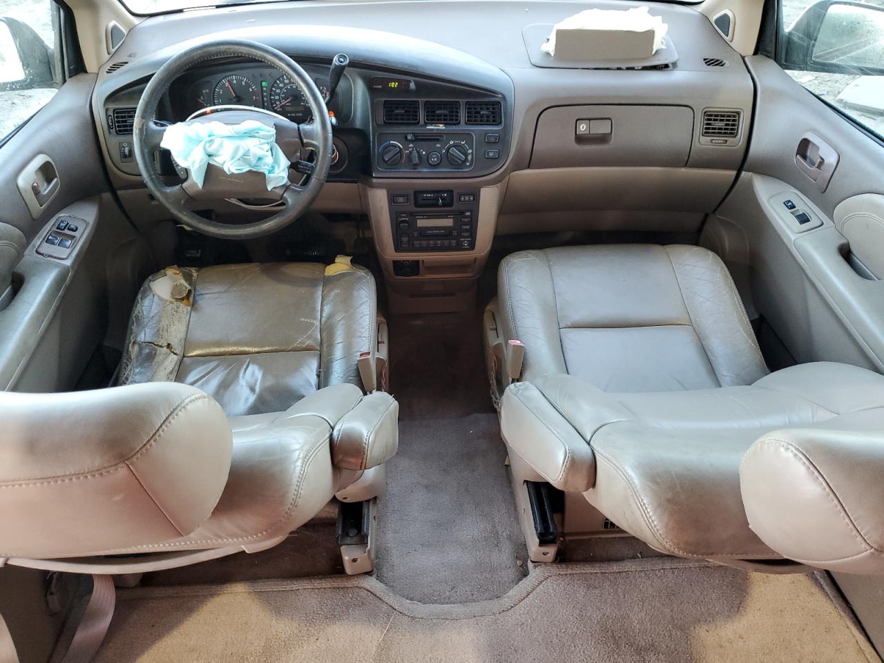 1999 Toyota Sienna - Image 8