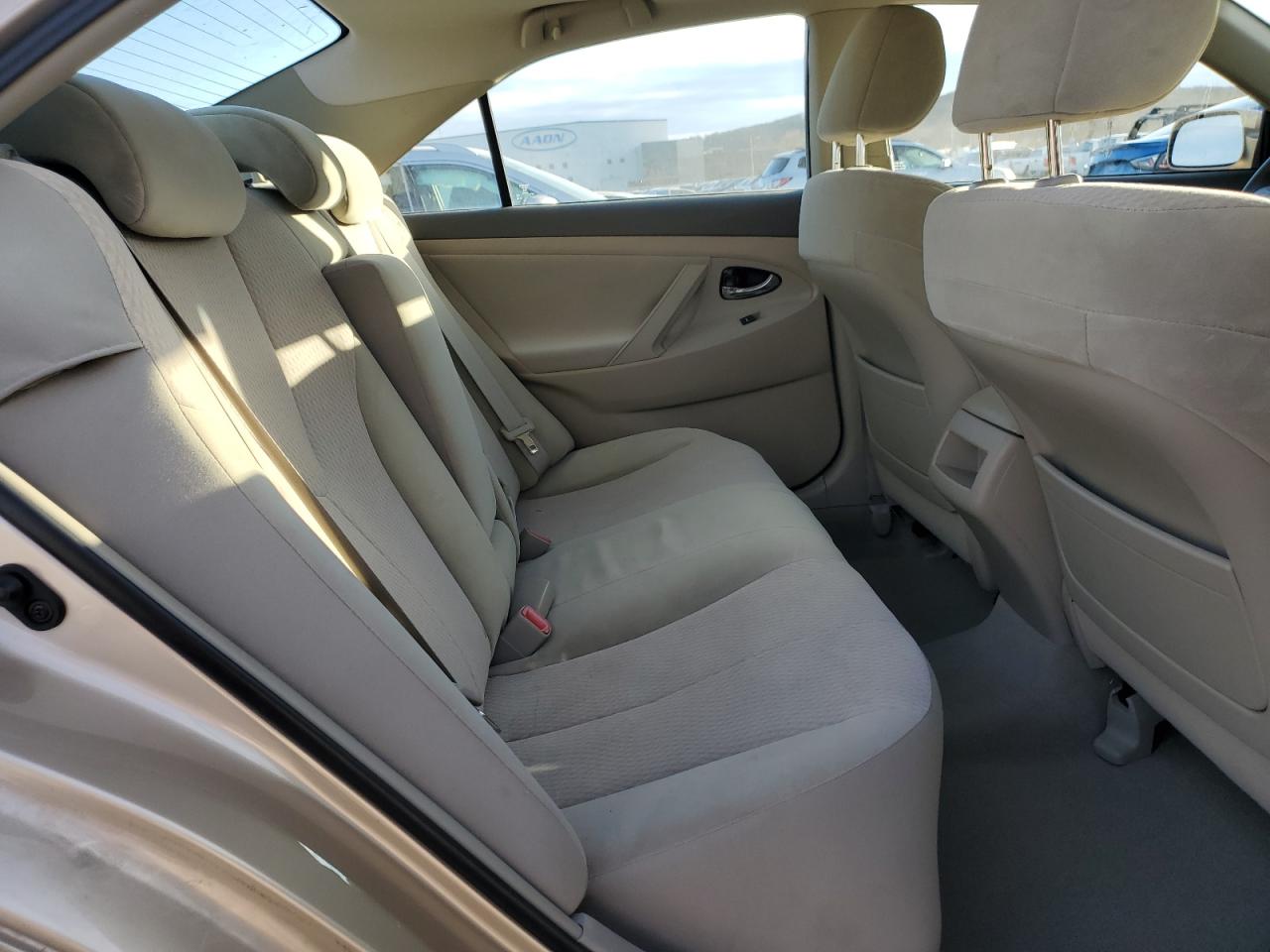 2010 Toyota Camry - Image 11