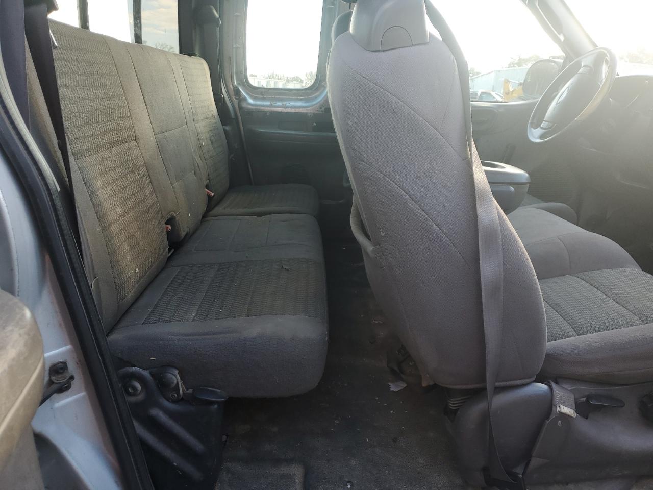 2003 Ford F-150 - Image 10